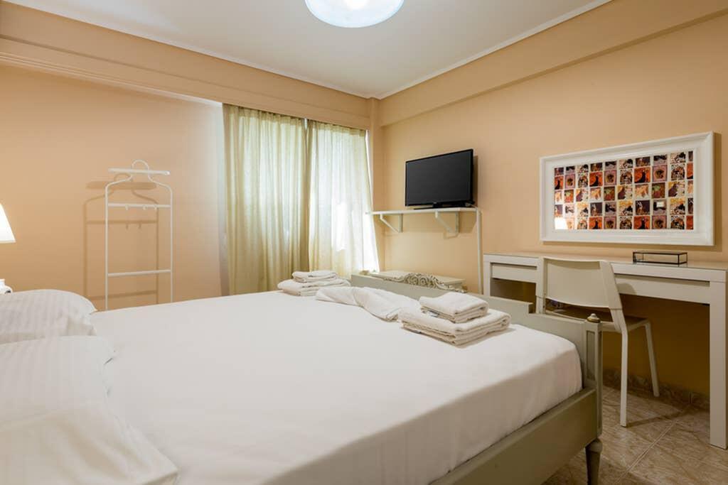 Sunny Apartment With 2 Bedrooms And Garden Glyfáda Luaran gambar